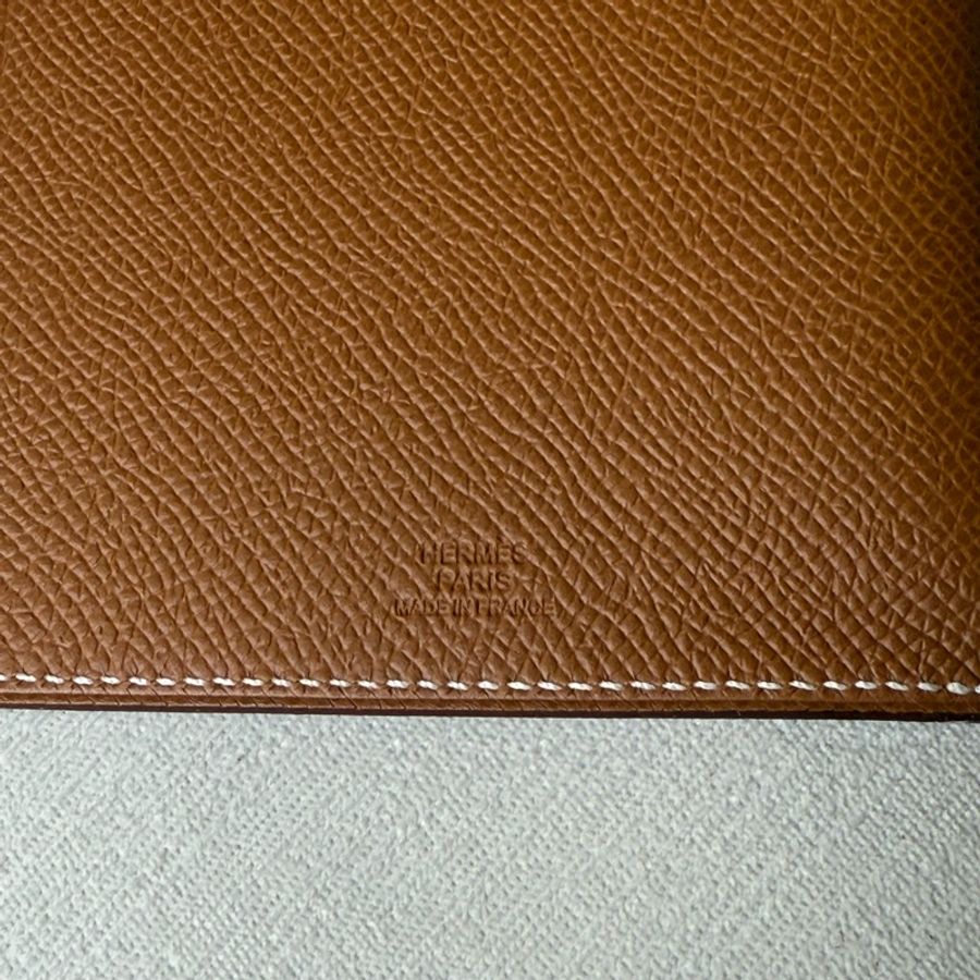 Epsom Tarmac PM Passport 金棕色護照夾-5