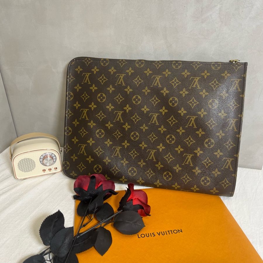 Lv 经典老花手拿包-2