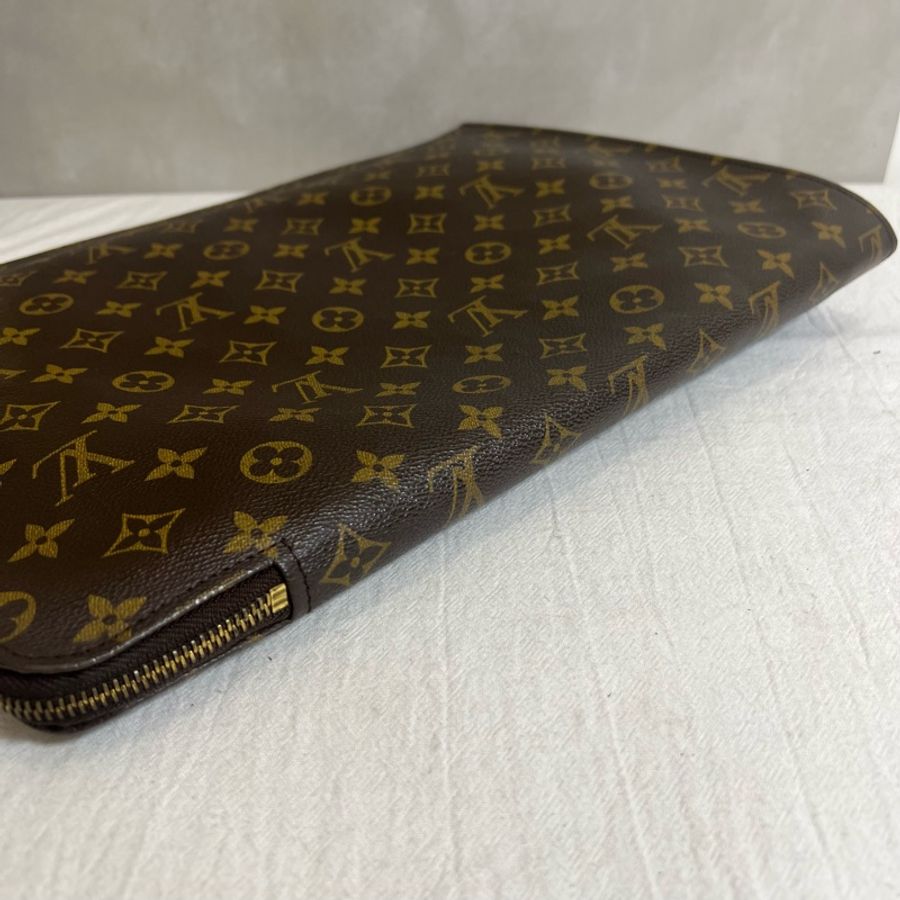 Lv 经典老花手拿包-9