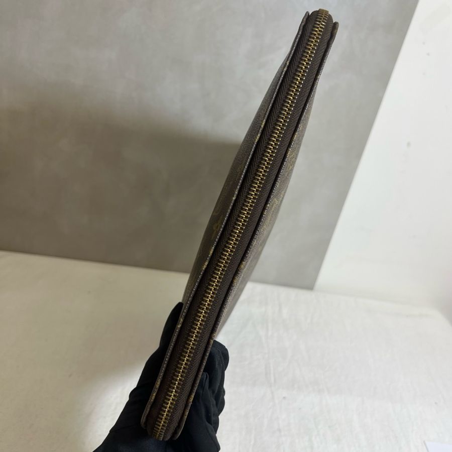 Lv 经典老花手拿包-18