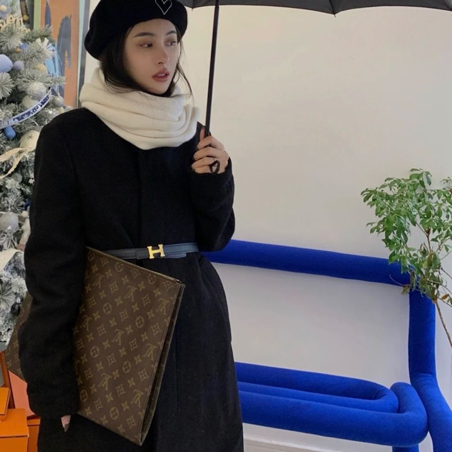 Lv 经典老花手拿包-5
