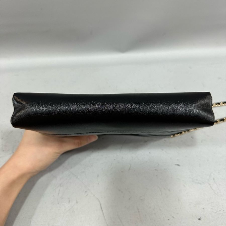 Chanel Ap3656 黑皮銀釦斜背包 nano 31 bag-4