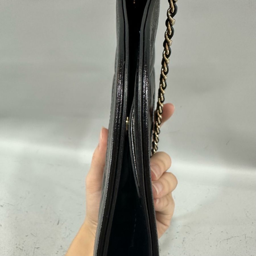 Chanel Ap3656 黑皮銀釦斜背包 nano 31 bag-13