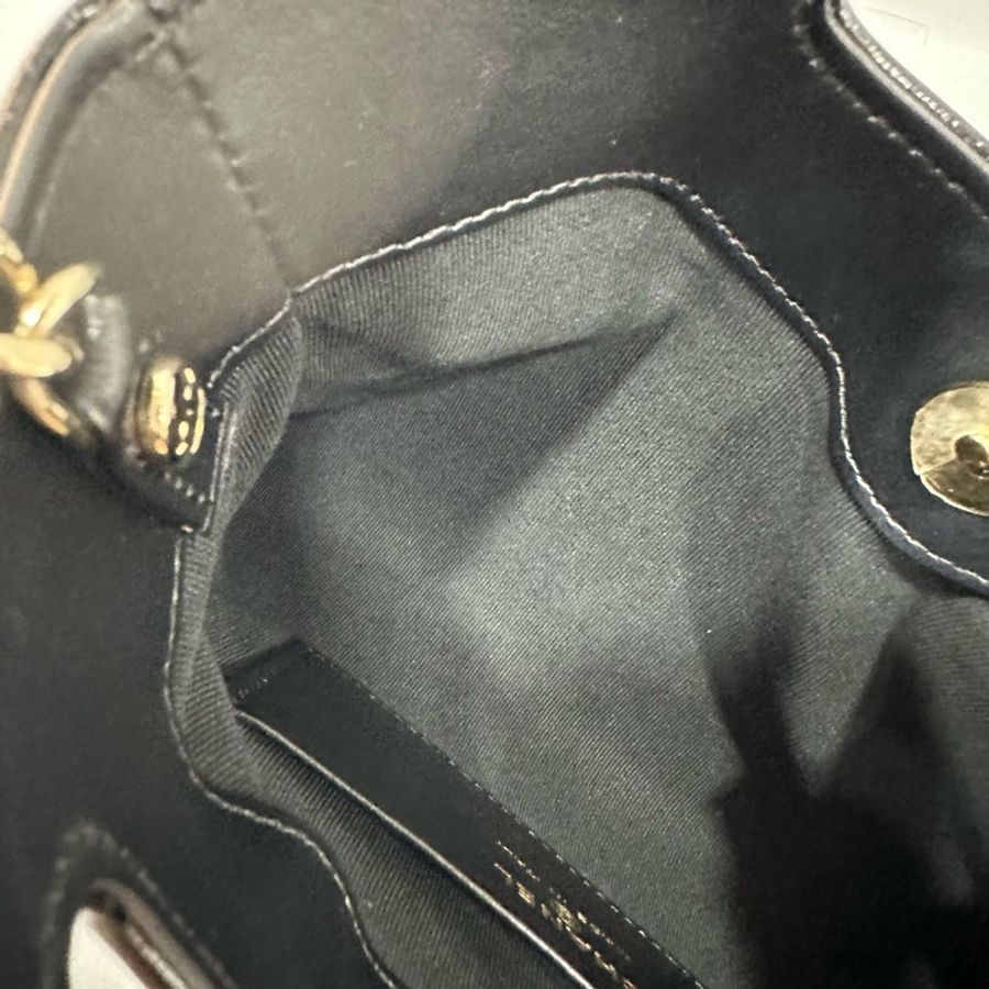 Chanel Ap3656 黑皮銀釦斜背包 nano 31 bag-29