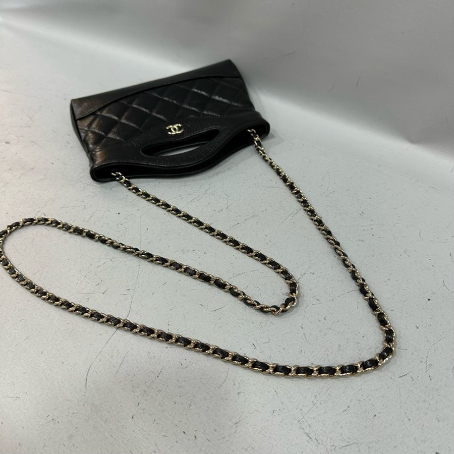 Chanel Ap3656 黑皮銀釦斜背包 nano 31 bag-35