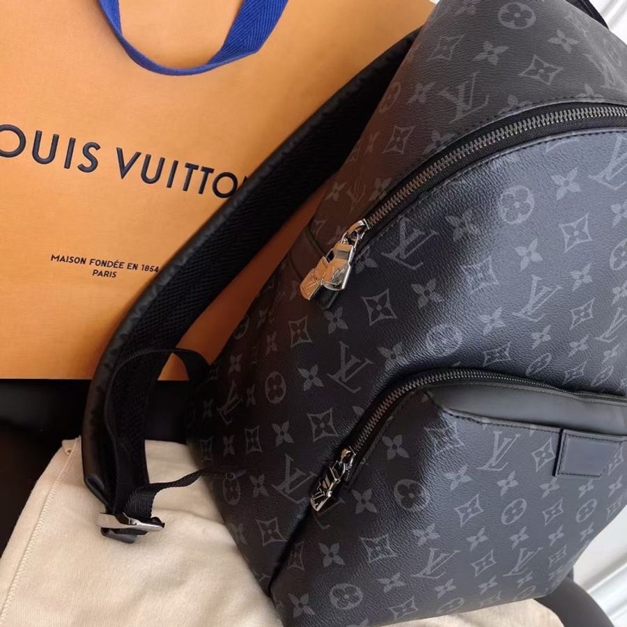 【近新閒置品】Louis Vuitton路易威登黑花黑武士Discovery阿波羅純芯片款雙肩後背包-5