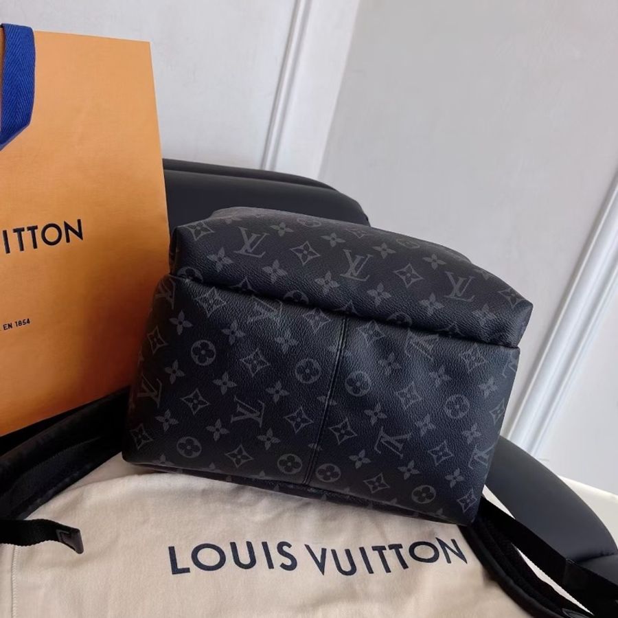 【近新閒置品】Louis Vuitton路易威登黑花黑武士Discovery阿波羅純芯片款雙肩後背包-7
