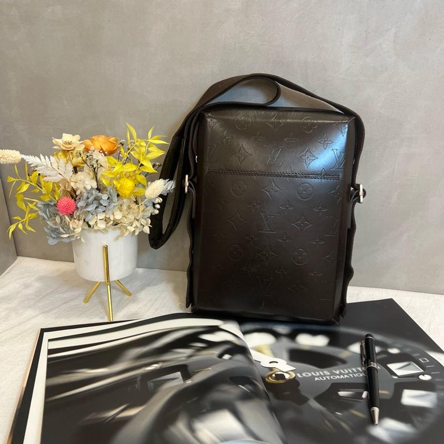 Louis Vuitton 硬殼肩包-1