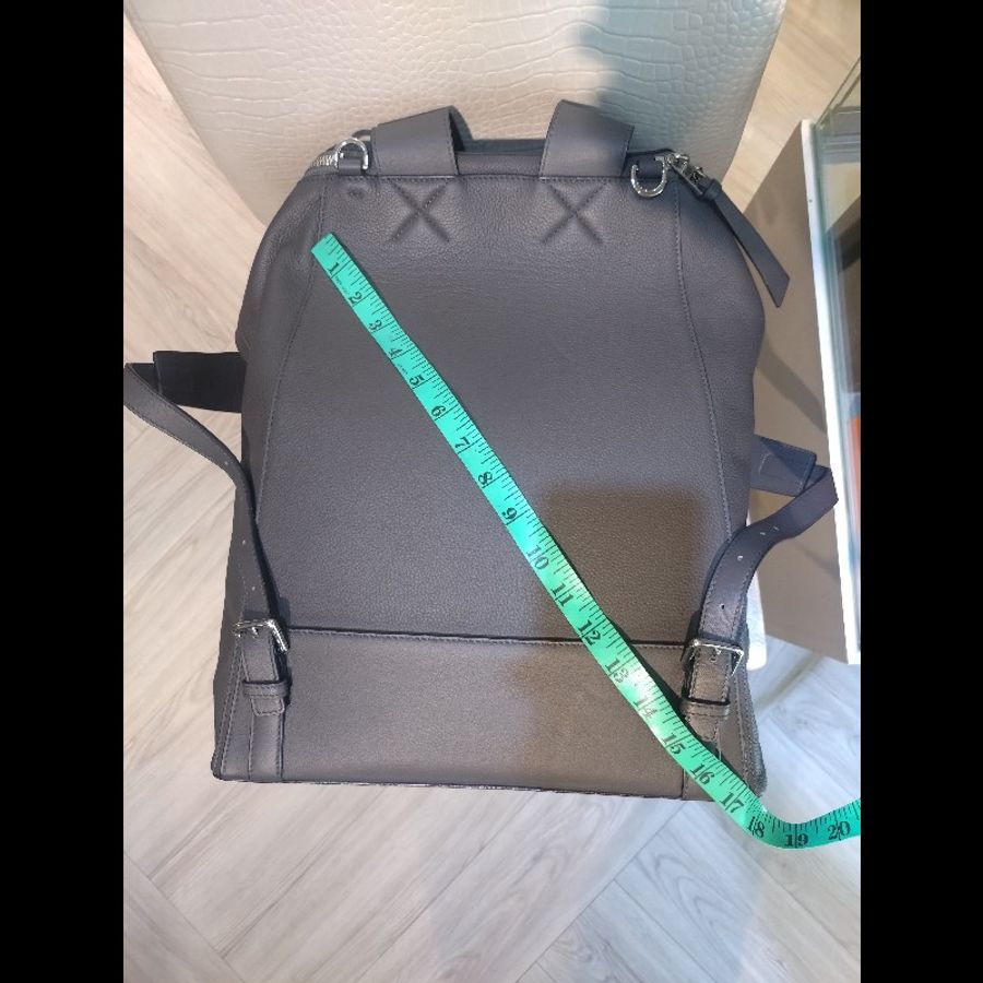 Loewe 灰皮革大後背包-27