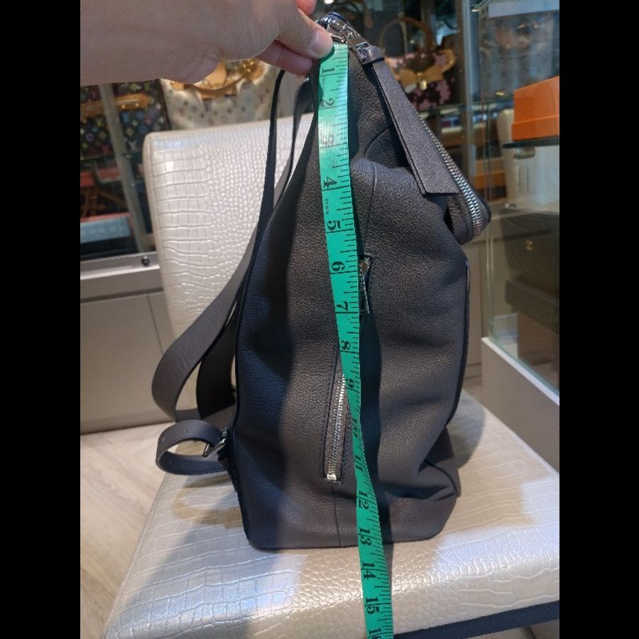 Loewe 灰皮革大後背包-29