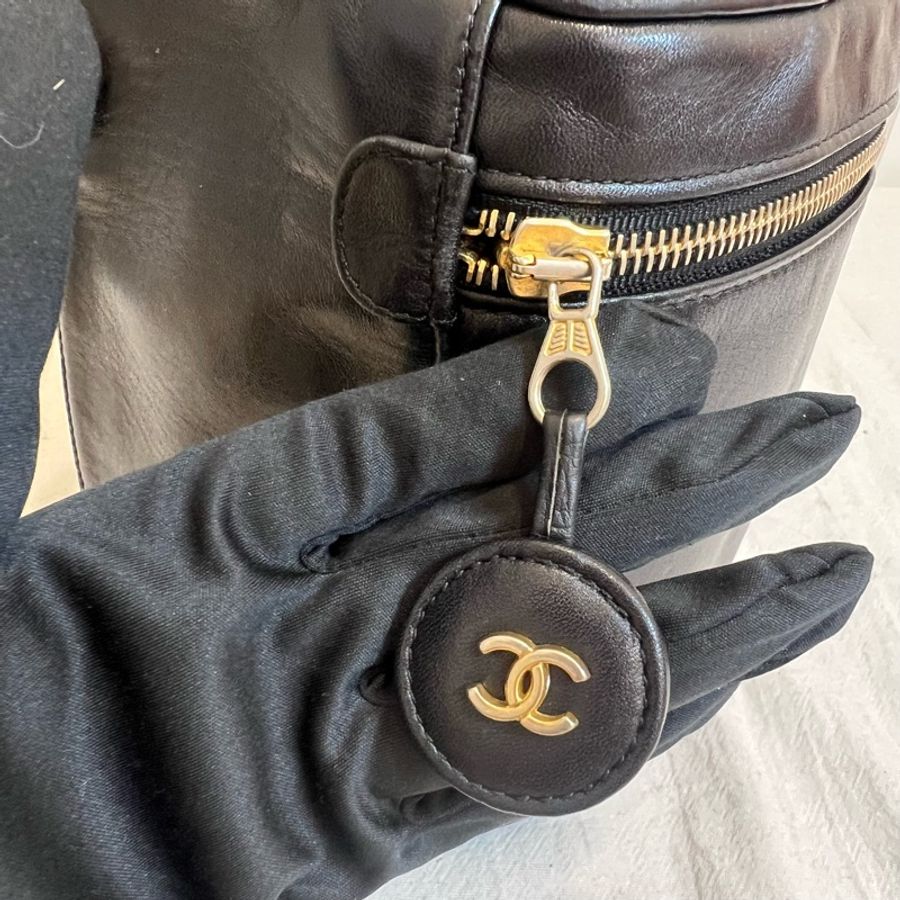 CHANEL 經典款化妝箱包-25