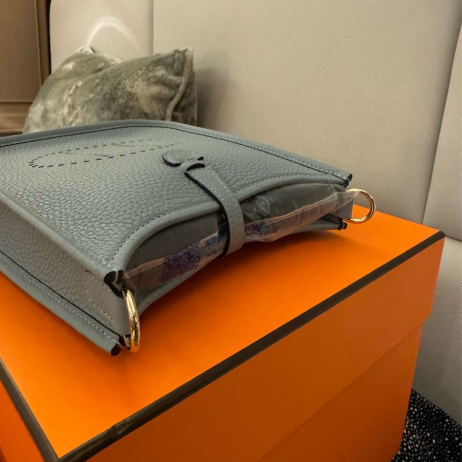 全新 Hermès mini evelyne木偶灰 2025 新色8月單 淡金釦-4