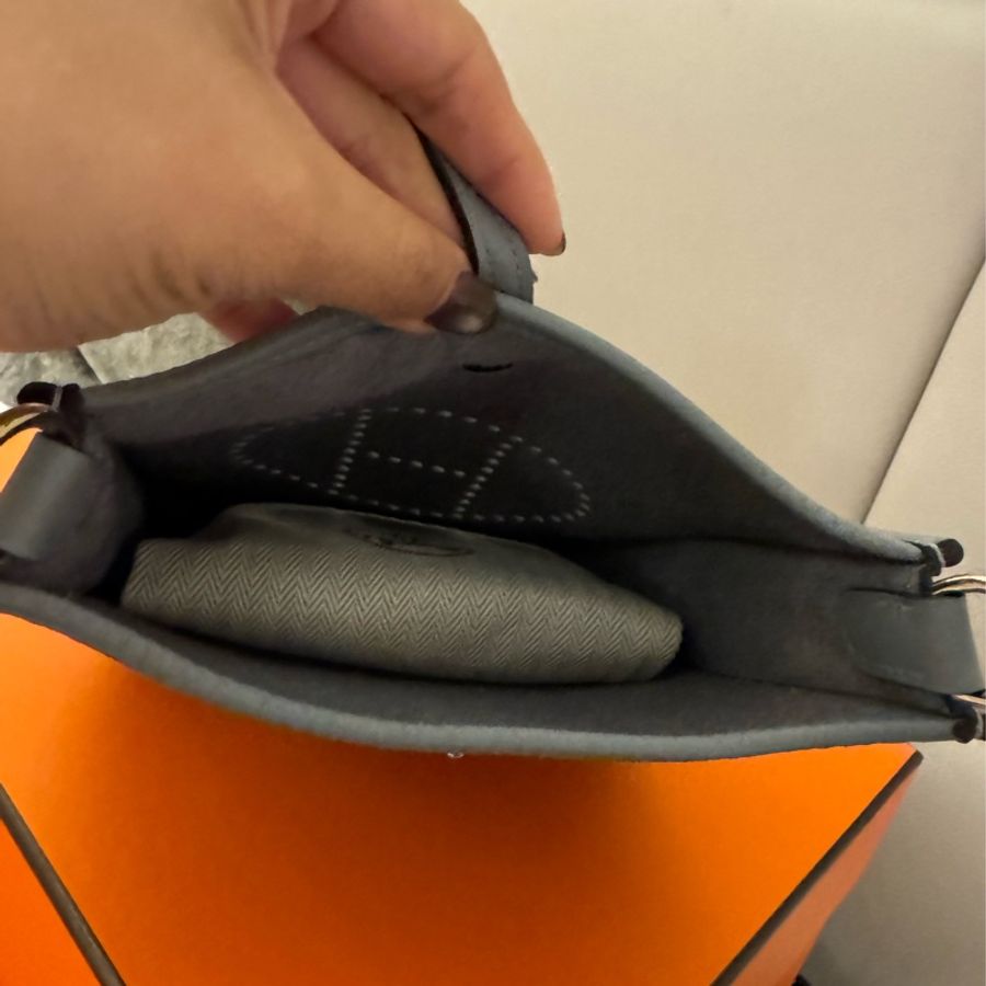 全新 Hermès mini evelyne木偶灰 2025 新色8月單 淡金釦-7