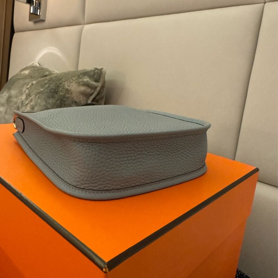 全新 Hermès mini evelyne木偶灰 2025 新色8月單 淡金釦-11