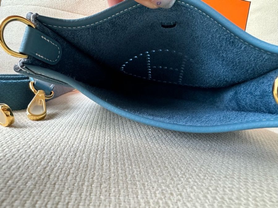 Hermes mini Evelyne 牛仔藍 金釦 配上原色肩帶-1