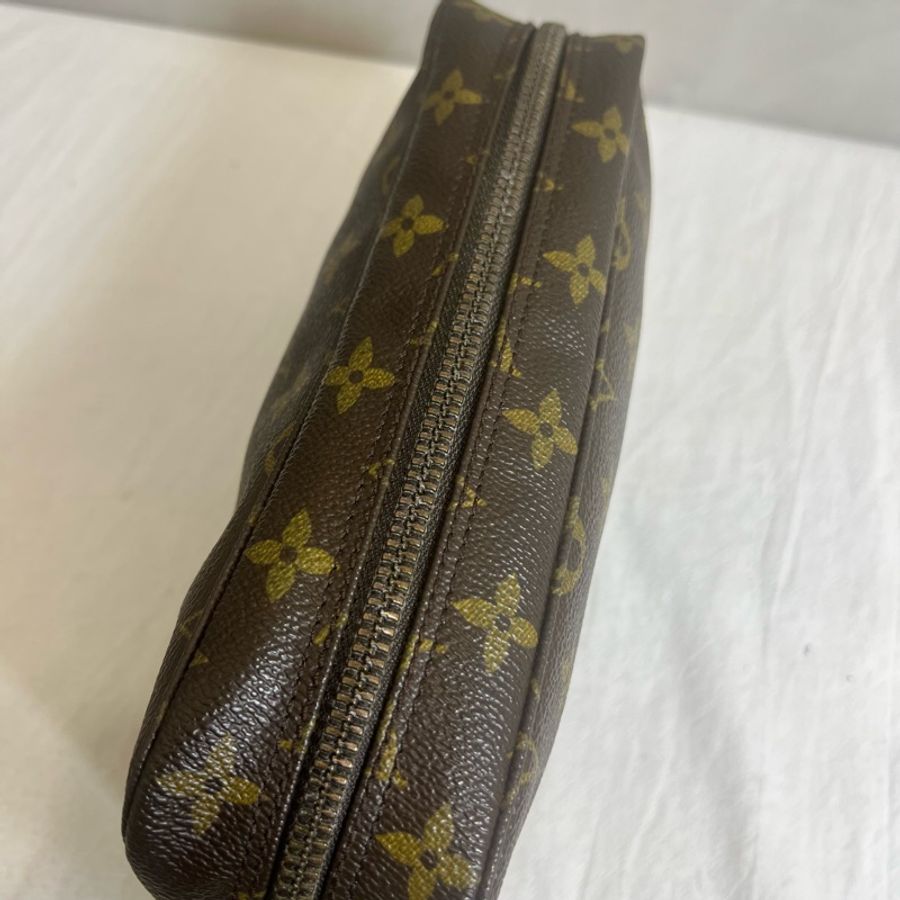 LV 經典手拿包-23