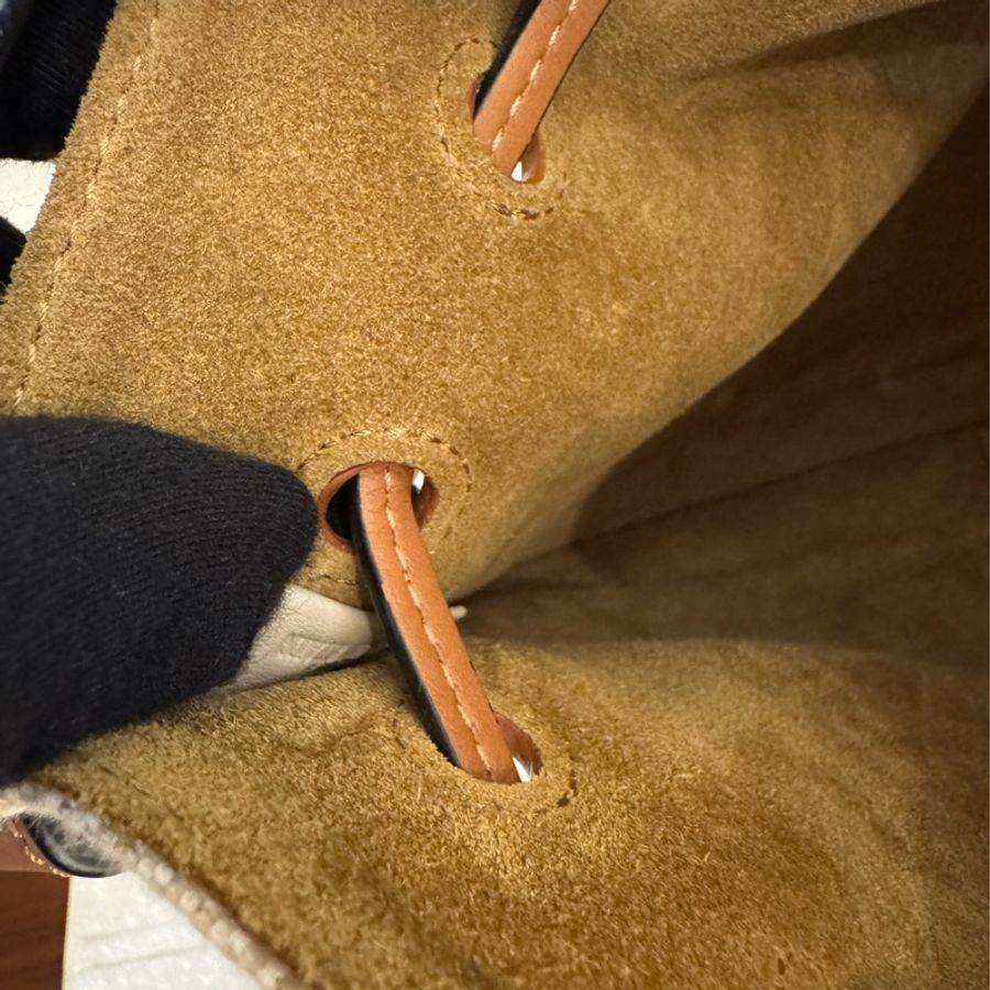 LOEWE白logo白布面咖邊半圓斜背包-19