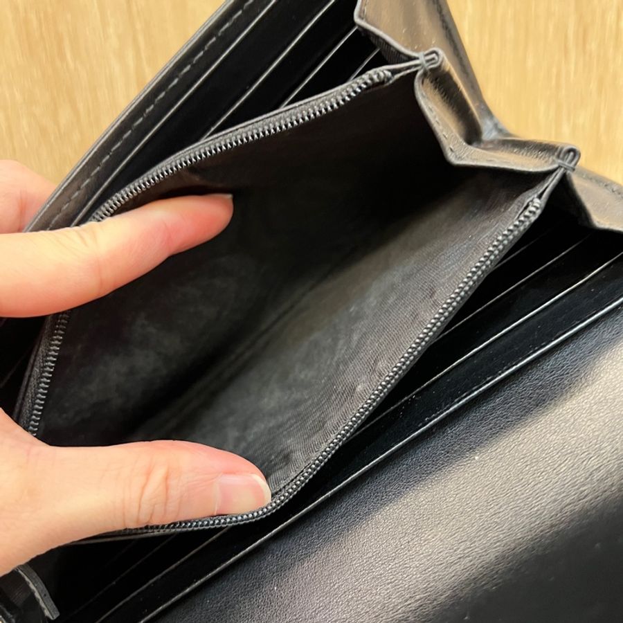 Gucci 黑牛皮山形文下蓋12卡長夾-18