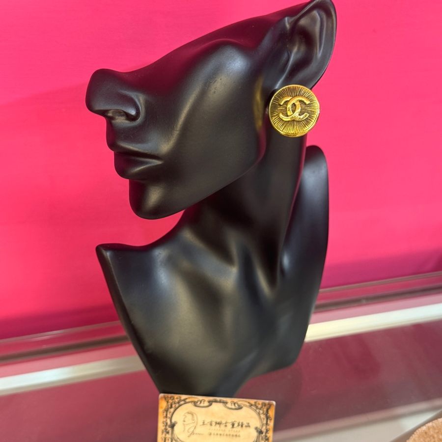 Chanel vintage 光芒星耳夾/古董藏家收藏/王吉娜古董精品-1