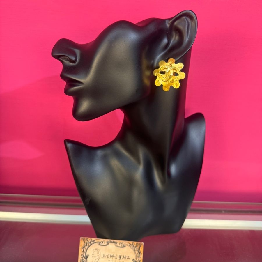 Chanel vintage 花型耳環/耳夾/古董藏家收藏/王吉娜古董精品-1