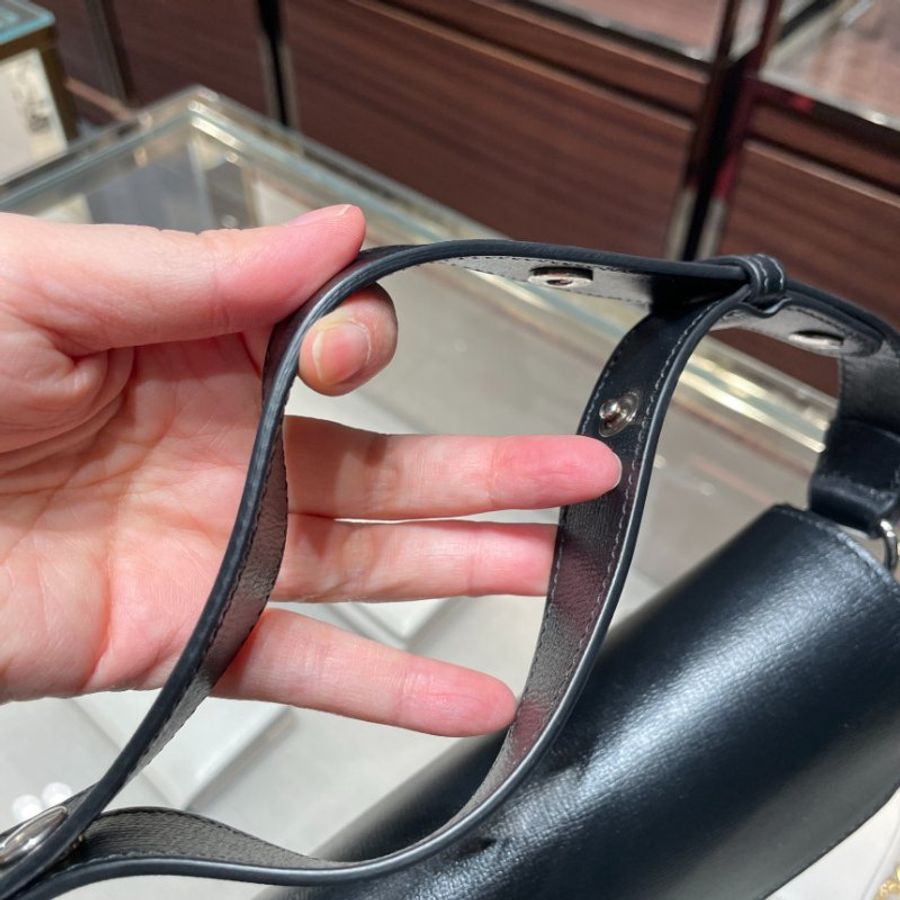 🎁夏季折扣倒數🎁Gucci 764155 Horsebit 1955 皮革斜角肩背包 黑色-11