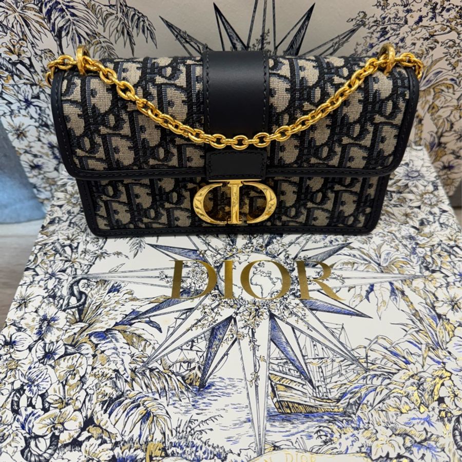 DIOR(迪奧) 30Montaigne 蒙田 EAST-WEST 老花 帆布 金扣 鏈條包-1