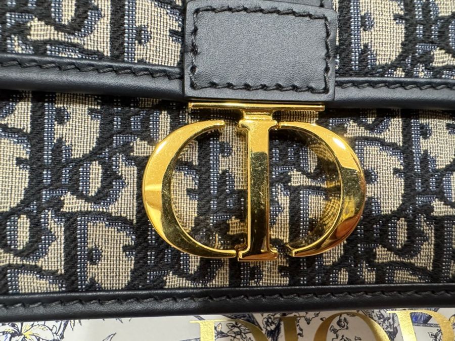 DIOR(迪奧) 30Montaigne 蒙田 EAST-WEST 老花 帆布 金扣 鏈條包-42