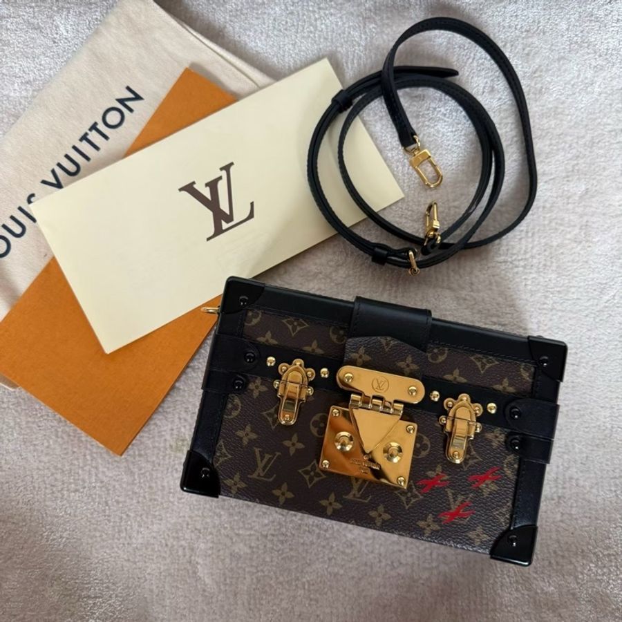 路易威登LV petit malle 硬盒手拿斜背包-0