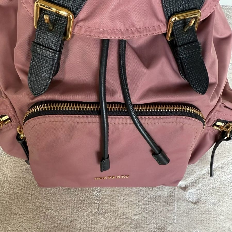 甜甜美BURBERRY 雙肩尼龍後背包-2