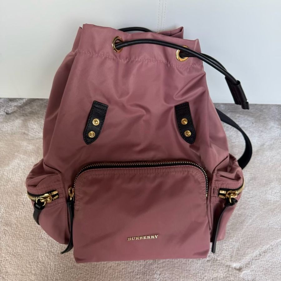 甜甜美BURBERRY 雙肩尼龍後背包-6