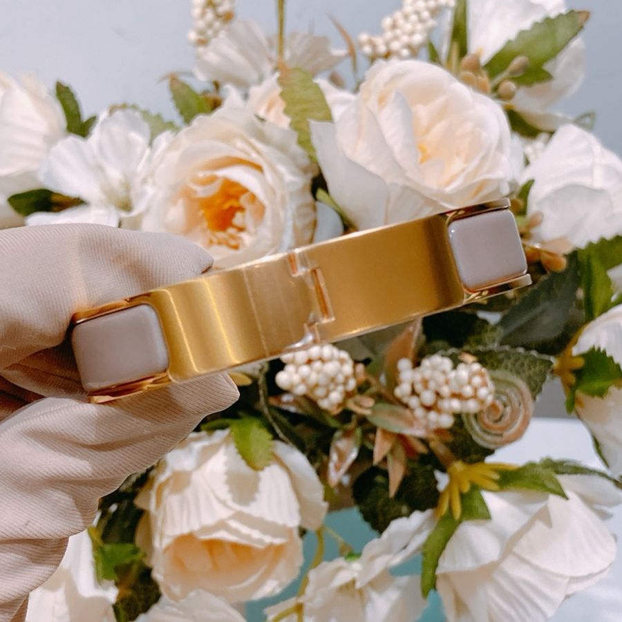 TW4388 Hermes 愛馬仕H手鐲 奶茶色金扣Clic H Bracelet PM Marron Glace x GHW-3