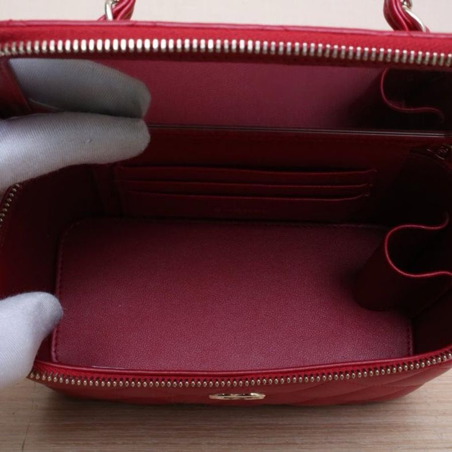 CHANEL(香奈兒) 23K Logo手提長盒子化妝包 帶鏡子 16.5cm 金屬皮穿鏈手柄 紅色 鐳射標 淺金扣 皮手柄-12