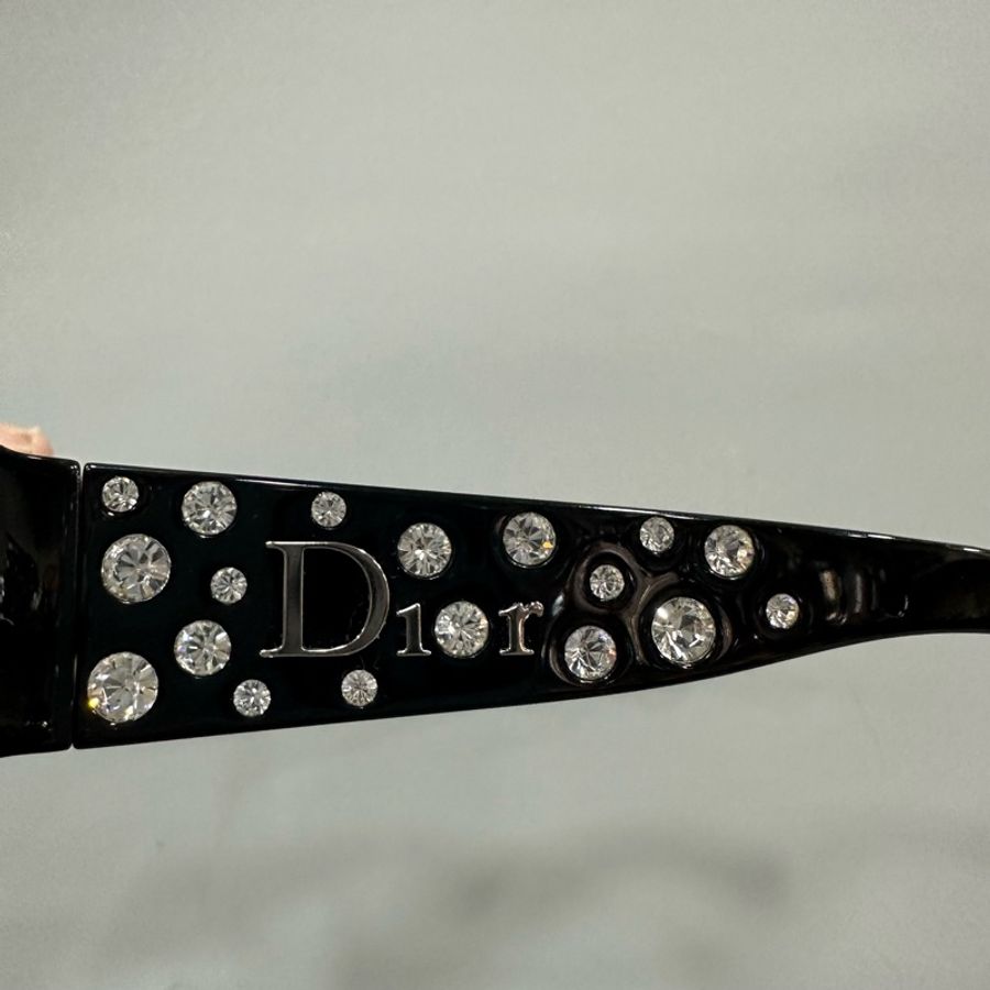 Christian Dior 黑膠框水鑽LOGO墨鏡-7