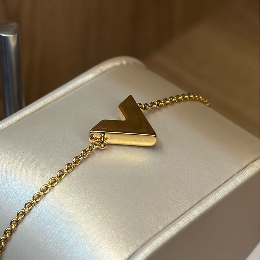 LV 金色V字型Essential手鍊-3
