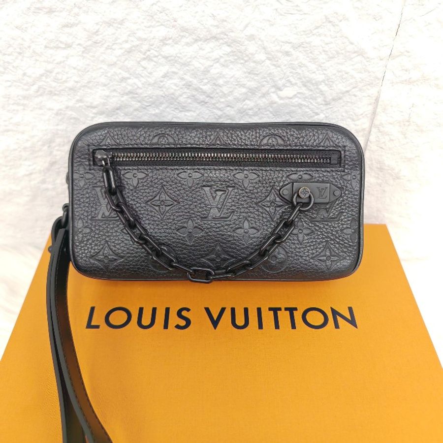 LV Pochette Volga 黑色 壓紋老花 牛皮 中號 芯片款-1