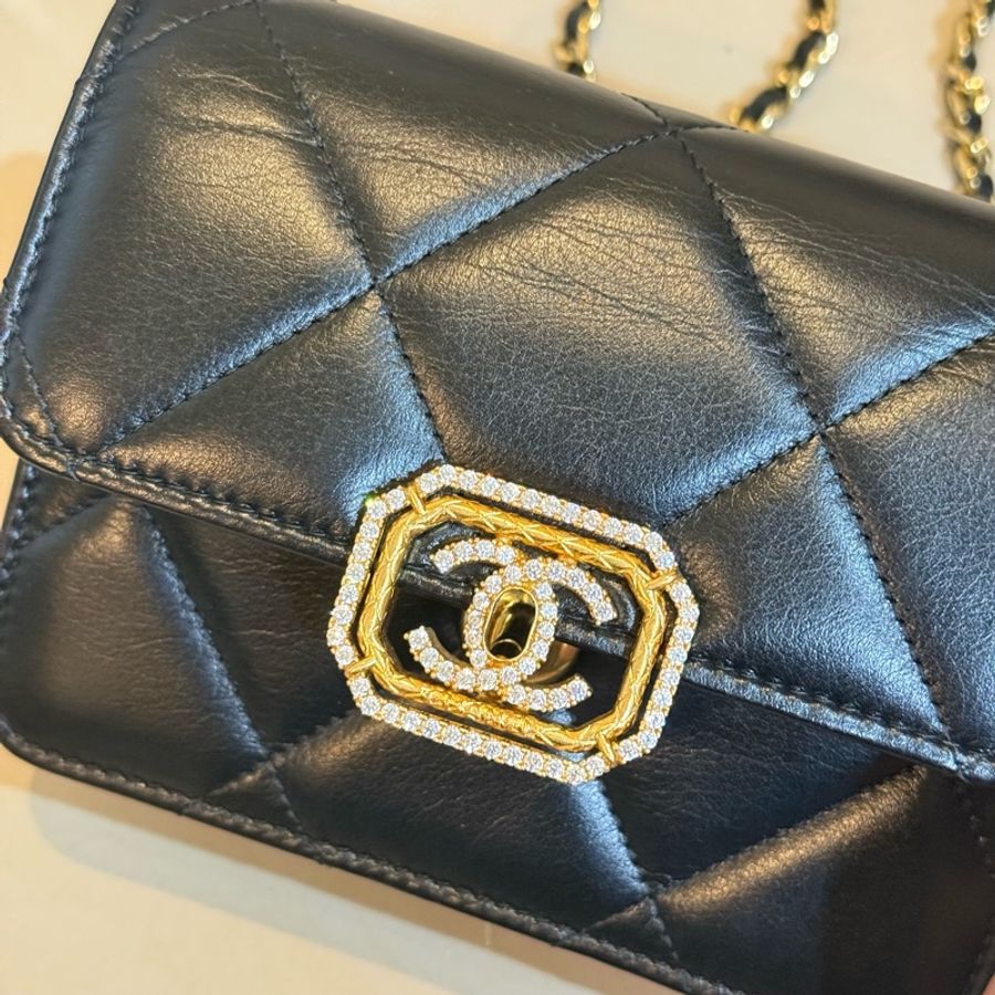 Chanel 香奈兒限量款牛皮菱格金鑽口蓋包-5