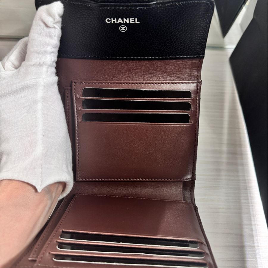 ✶芯片款✶ Chanel 香奈兒 經典口蓋三折短夾 黑銀荔枝皮-18