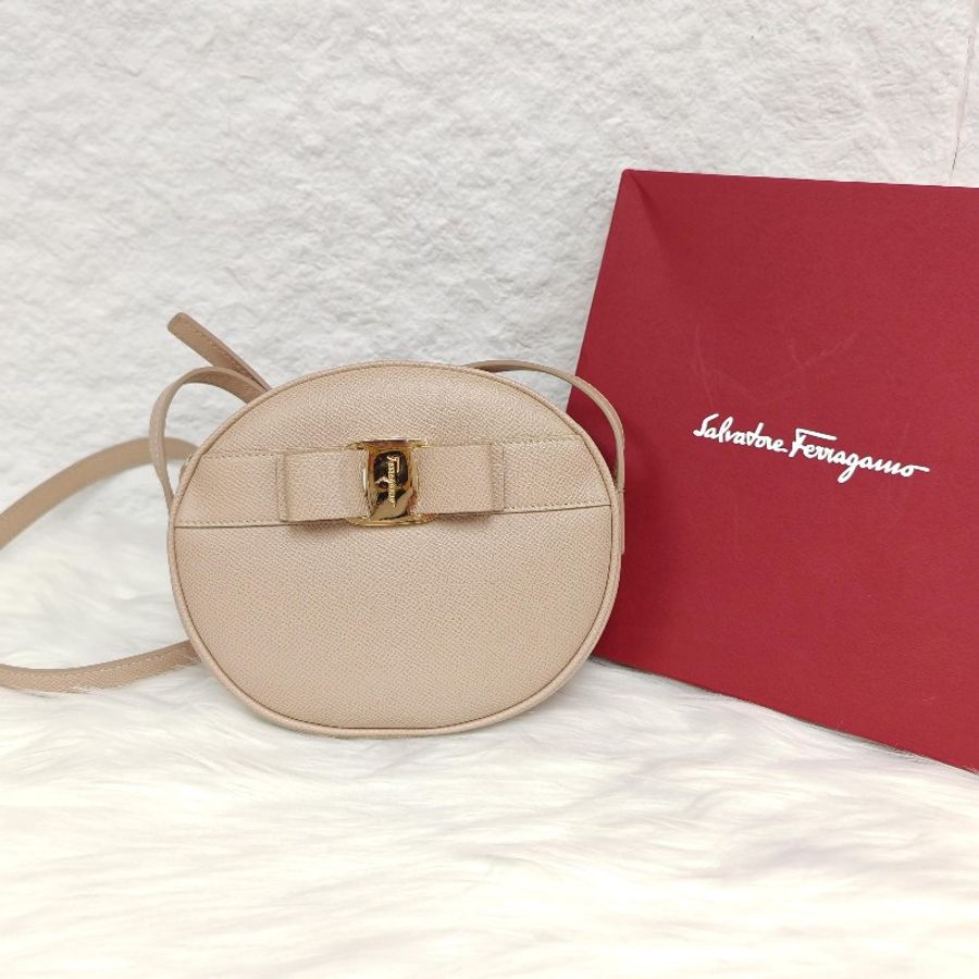 Ferragamo 菲拉格慕 圓餅包-0
