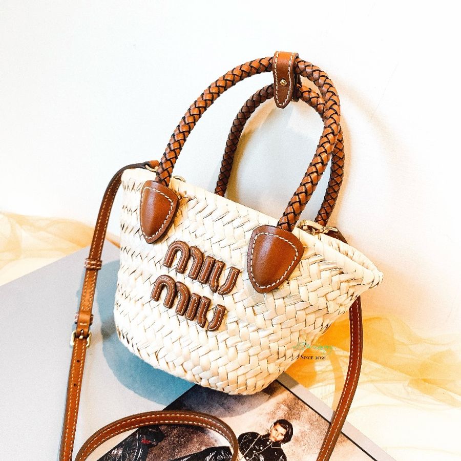 【 全新商品 】MIU MIU 5BA282 台灣櫃出 夏日限定 棕色 迷你 草編 小菜籃 草編包 兩用包-1