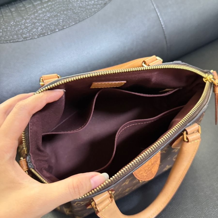 lv 超好用的兩用包 絕版買不到 保存很好 拍得不好 實體更好-15