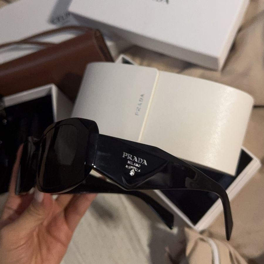 全新✨Prada 17W 黑 小紅人熱款-9