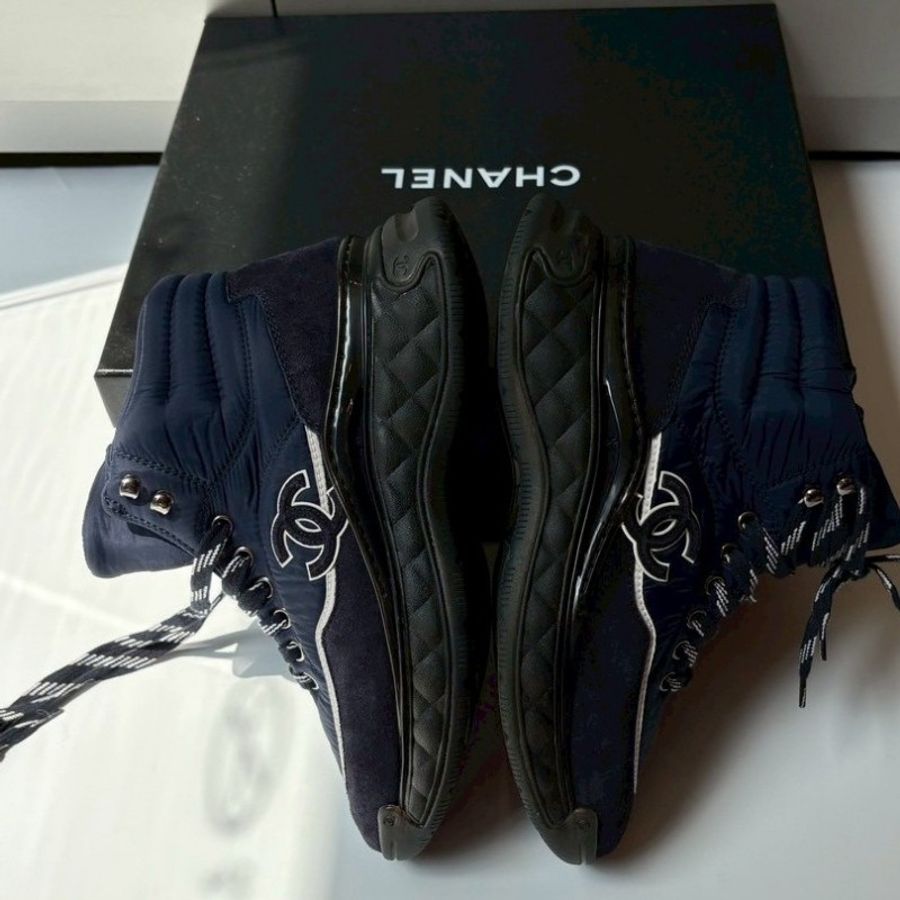 Chanel 深藍布+麂皮低筒休閒鞋-2