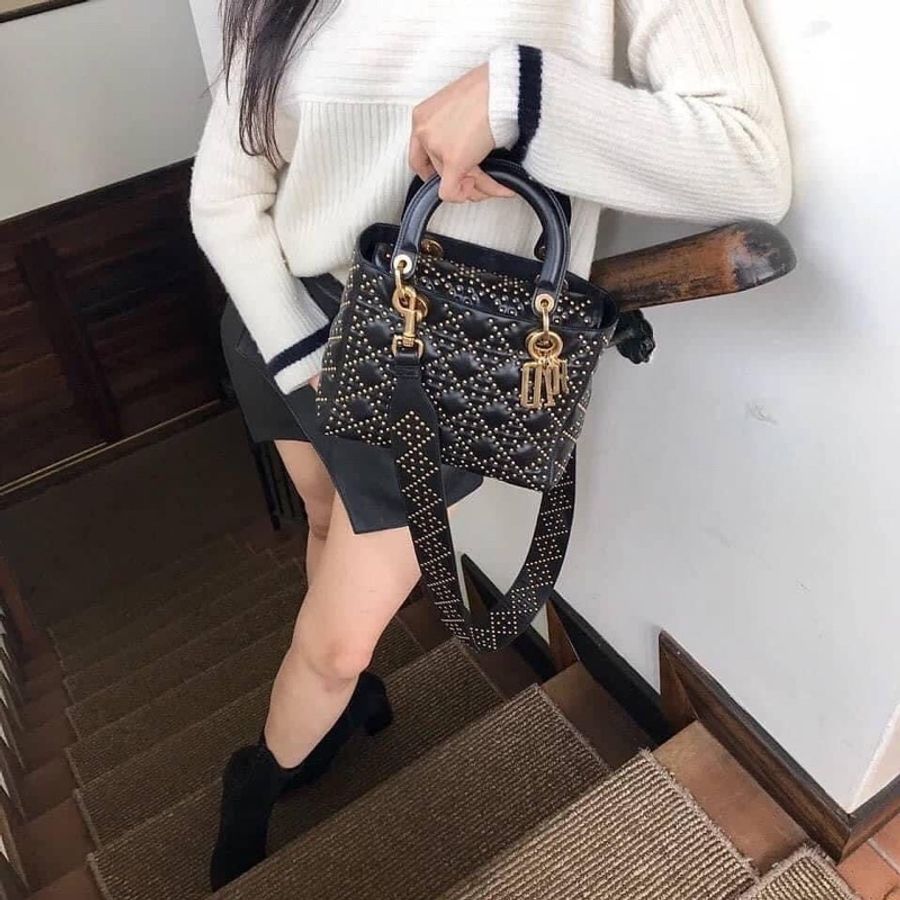 小巴黎二手名牌真品Dior黛妃 黑金 卯釘 铆釘 珠釘 寬背帶 有卡-2