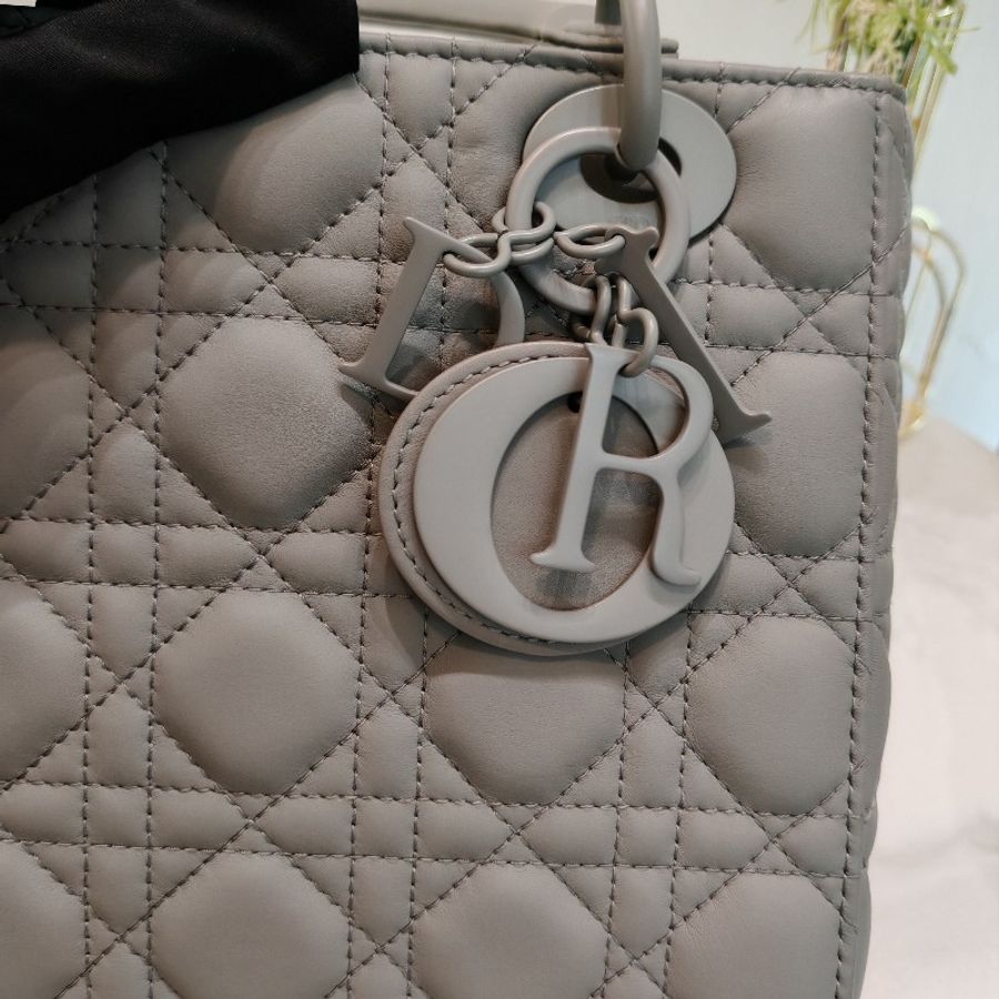 Dior Lady Dior 磨砂牛皮四格款-18