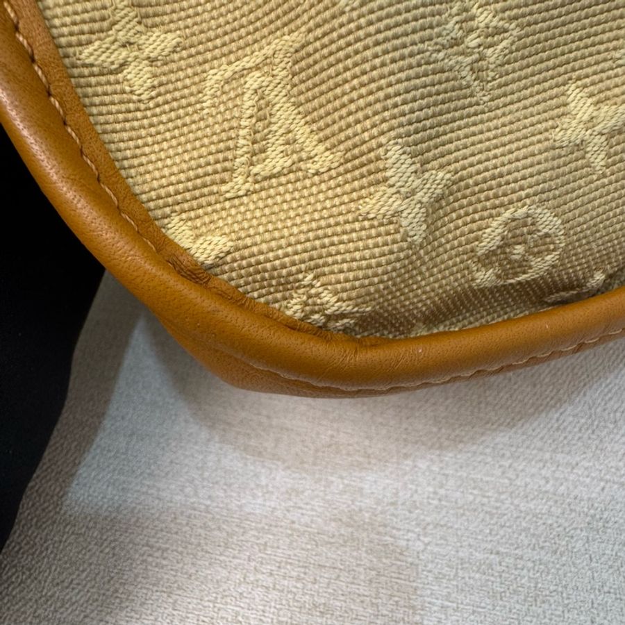 「出清優惠」Louis Vuitton 黃色丹寧拼焦糖皮革斜背包-16