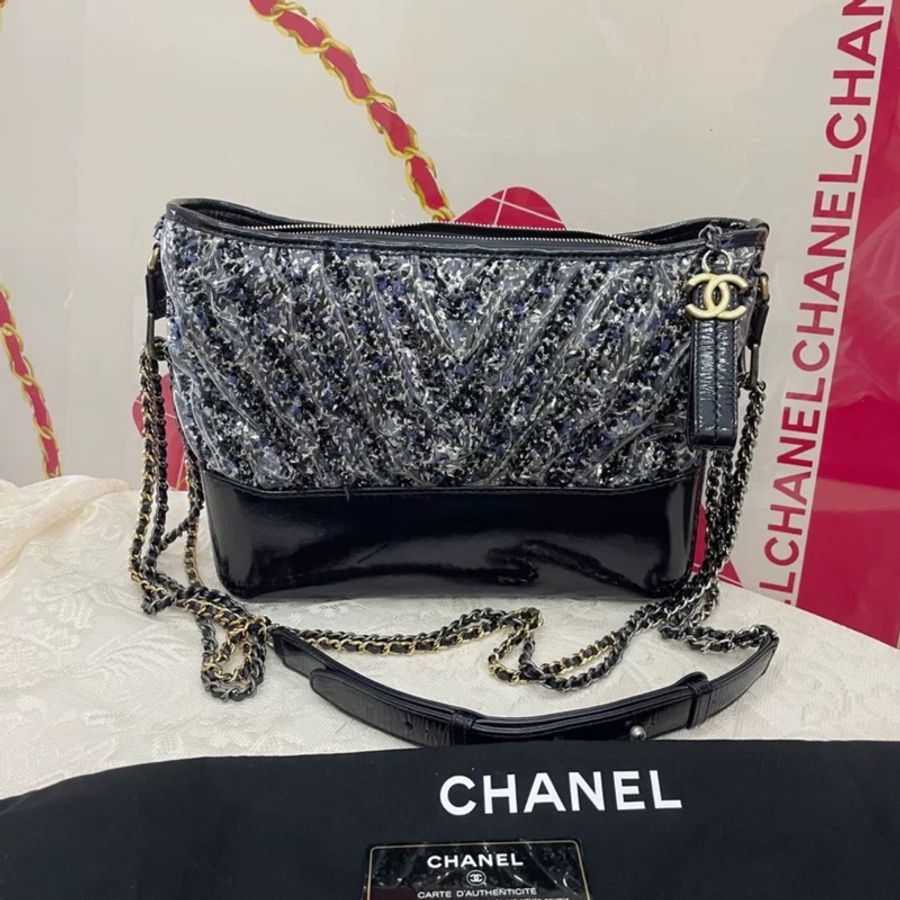 Chanel香奈兒限量款雨衣流浪包-0