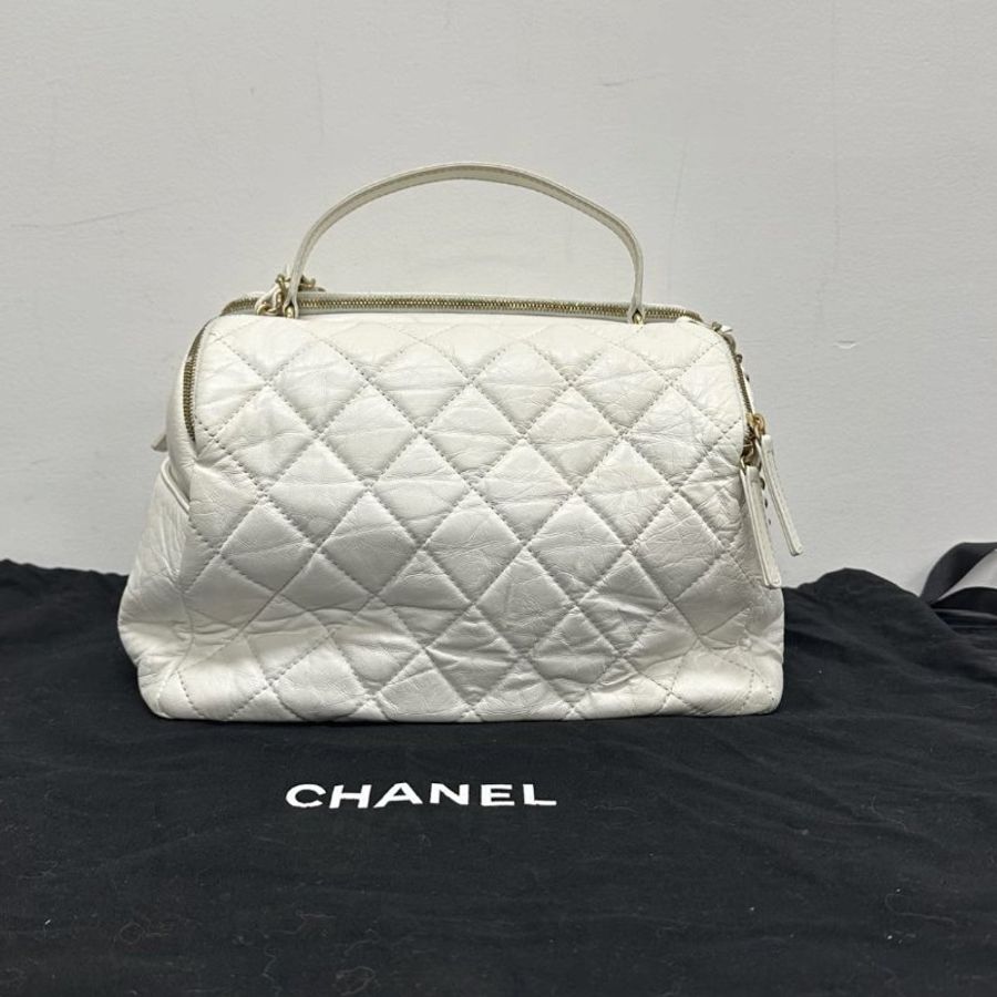 CHANEL 白色金扣復古皮穿鏈肩背斜背包 25*17*16 98新配件塵袋-5