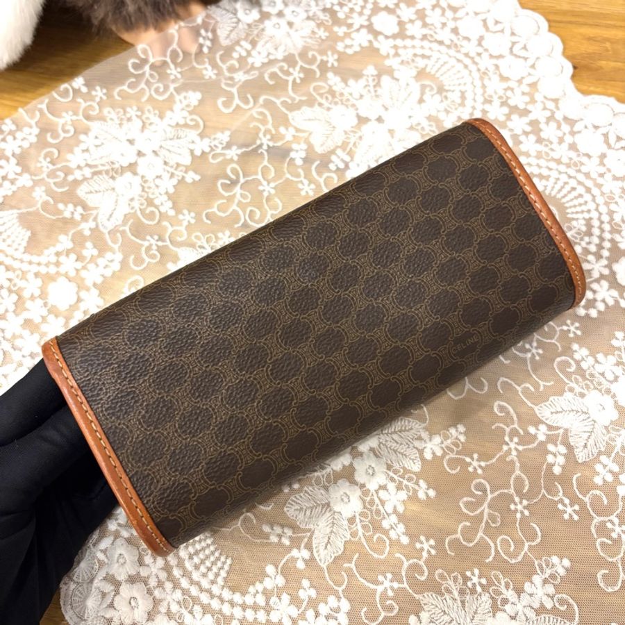 Celine Macadam Pouch 啡色凱旋門圓筒形腋下包 斜揹袋 送肩帶-1