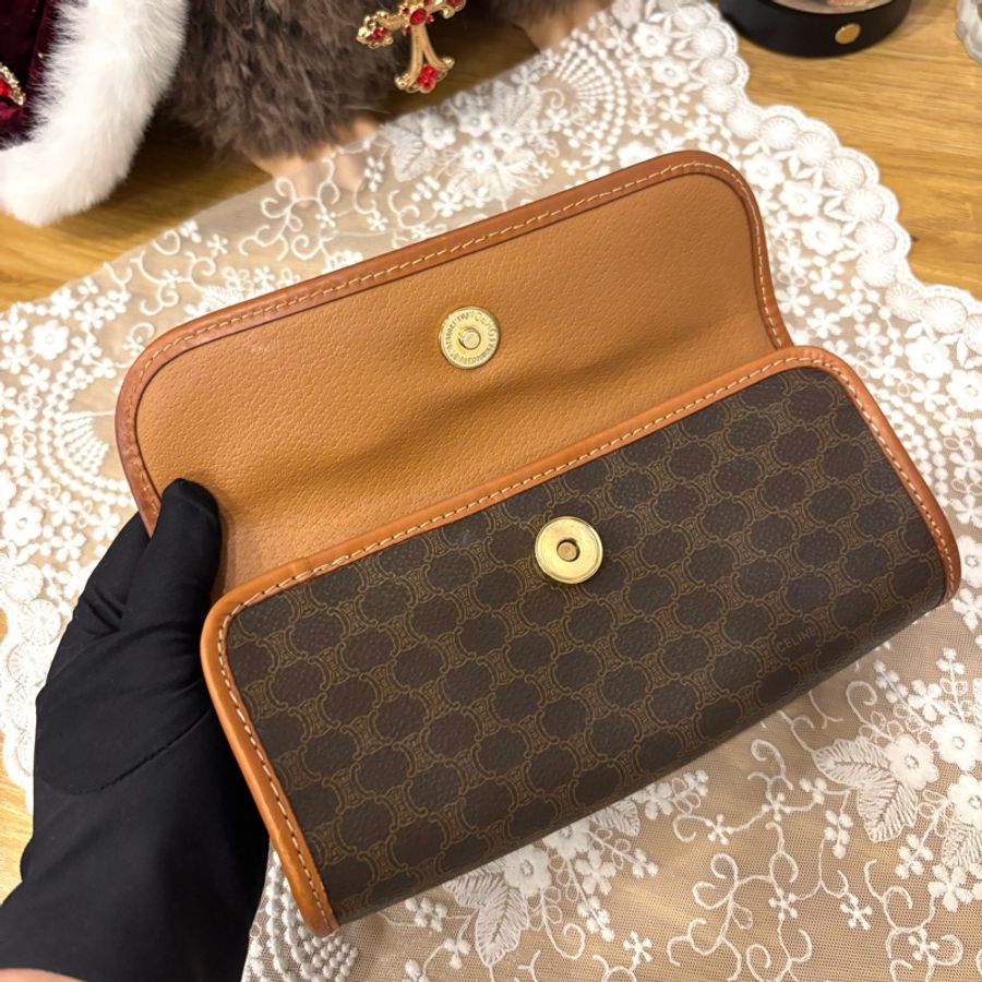 Celine Macadam Pouch 啡色凱旋門圓筒形腋下包 斜揹袋 送肩帶-2