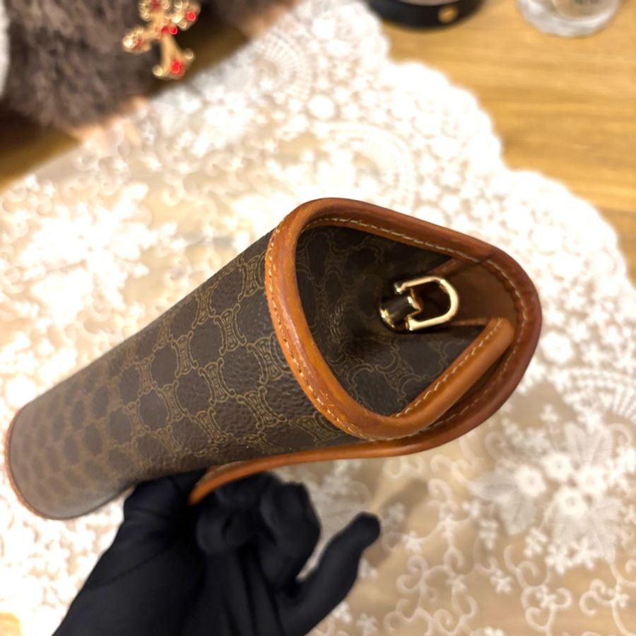 Celine Macadam Pouch 啡色凱旋門圓筒形腋下包 斜揹袋 送肩帶-9